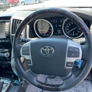 TOYOTA LAND CRUISER AX G 4.6 V8 PETROL AUTO - 2014 - 21K MILES - 1 OWNER JAPAN - Image 2