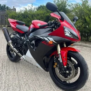 2003 Yamaha R1 Red – 13k Miles, New MOT, HPI Clear
