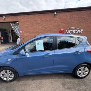 Hyundai i10 1.0 SE Blue 5-door Hatchback - Image 3