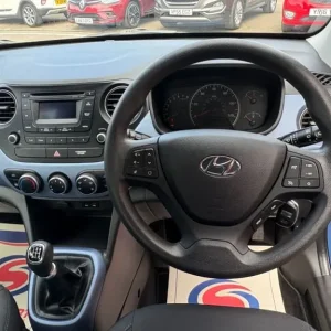 Hyundai i10 1.0 SE Blue 5-door Hatchback - Image 8
