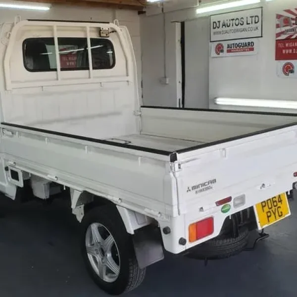 Mitsubishi Minicab Pickup 650cc 4WD 2014 Japanese Import