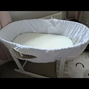 Baby bundle- Moses basket, next to me crib, baby car seat and isofix base - Image 5