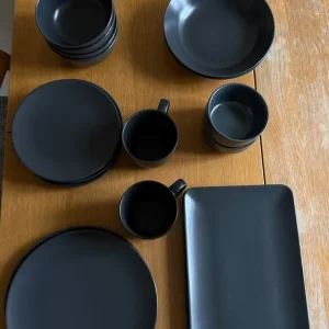 Black set of dinnerware plates, bowls, mugs - Image 2