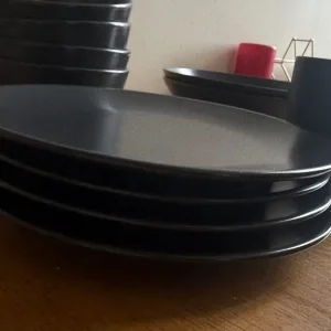Black set of dinnerware plates, bowls, mugs - Image 6