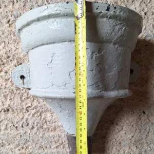 Cast iron hoppers and downpipes - Image 7