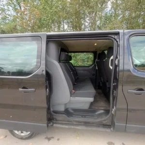 2015 Renault Trafic Crew Cab 6-Seater with A/C and Sensors - Image 5