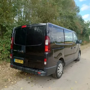 2015 Renault Trafic Crew Cab 6-Seater with A/C and Sensors - Image 6