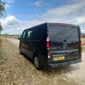 2015 Renault Trafic Crew Cab 6-Seater with A/C and Sensors - Image 7