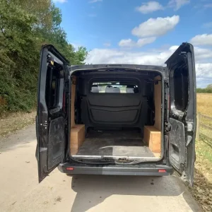 2015 Renault Trafic Crew Cab 6-Seater with A/C and Sensors - Image 8