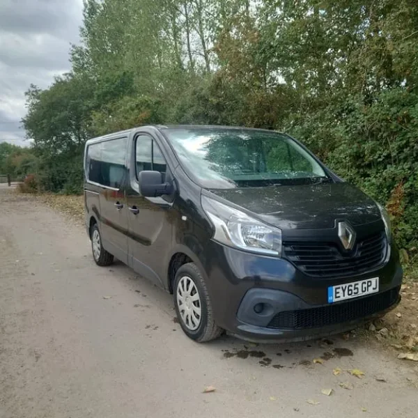 2015 Renault Trafic Crew Cab 6-Seater with A/C and Sensors