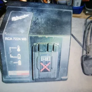 MILWAUKEE BATTERY CHARGER 7.2V -24V