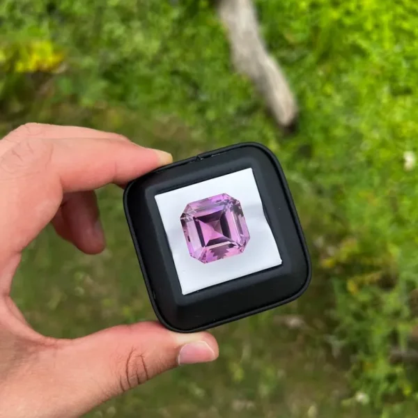 43ct Natural Amethyst Emerald Cut – 20x20mm