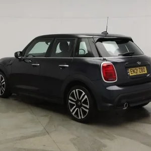 2021 MINI Cooper Exclusive 1.5 Petrol Manual Hatchback - Image 4