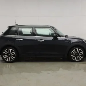 2021 MINI Cooper Exclusive 1.5 Petrol Manual Hatchback - Image 6