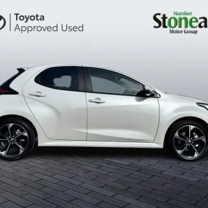 2025 Toyota Yaris 1.5L Hybrid 5-door Hatchback - Image 4