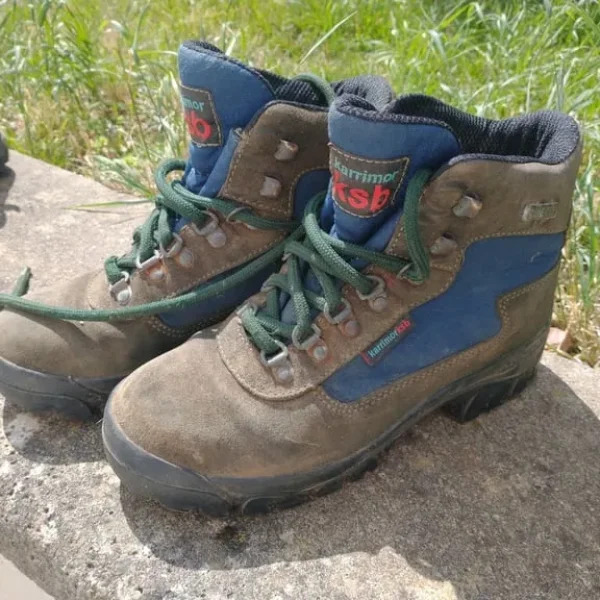 Ladies walking boots size 4