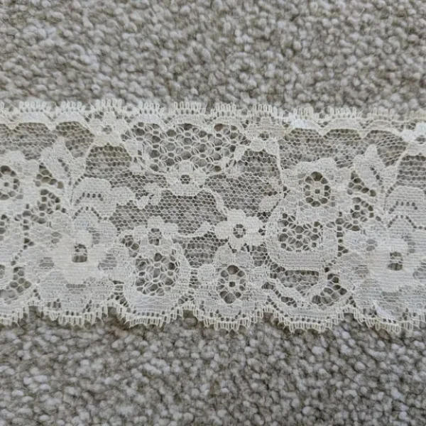 Cream lace 6.3 x 460 cm