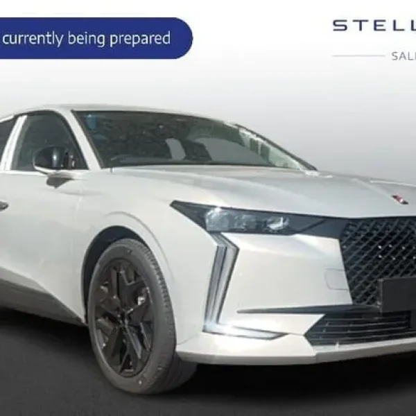2025 DS 4 E-TENSE Plug-in Hybrid Hatchback