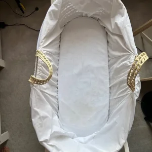 Moses basket with all accessories incl. stand - Image 2