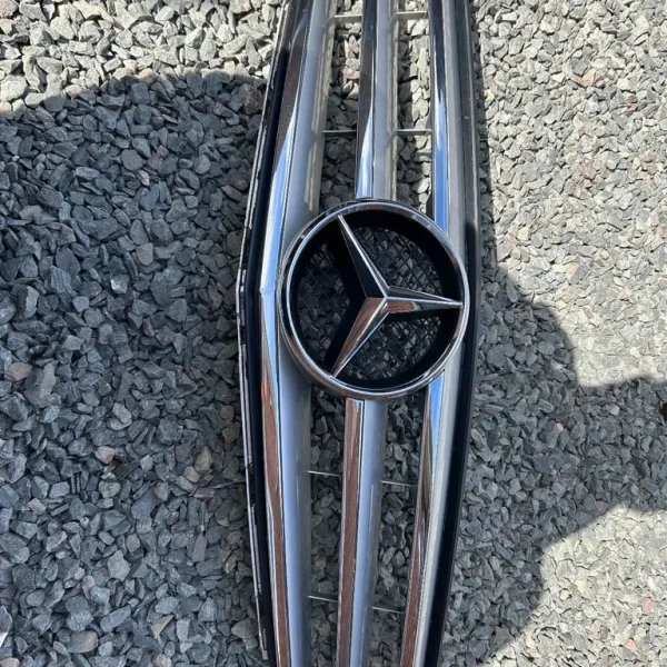Front grill Mercedes C 2011