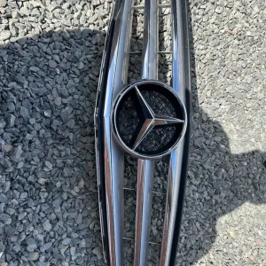Front grill Mercedes C 2011