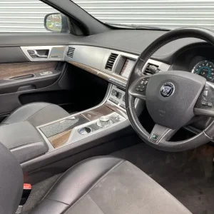 2015 Jaguar XF R-Sport 2.2 TDi Auto – Damaged but Starts and Drives - Image 7