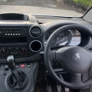 2014 Peugeot Partner Panel Van - Image 6