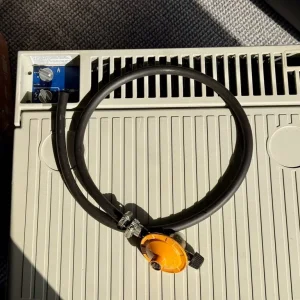Dometic 3-way camping fridge with gas setup - Image 5