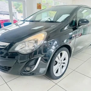 2014 Vauxhall Corsa 1.4 16V SXi Euro 5 3-door hatchback with manual gearbox and air conditioning - Image 3