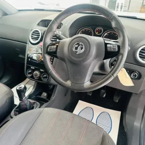 2014 Vauxhall Corsa 1.4 16V SXi Euro 5 3-door hatchback with manual gearbox and air conditioning - Image 4