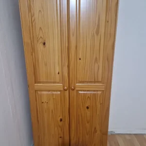 Bedroom furniture set