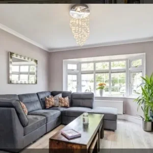 Three Bedroom House in Cheltenham - Image 3