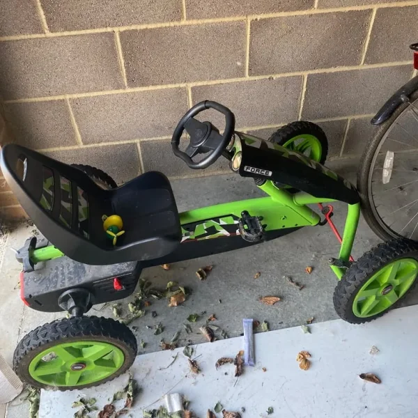 Kids pedal go kart