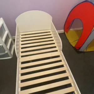 Toddler bed