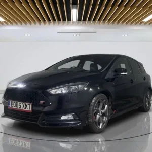 2015 Ford Focus ST-3 2.0T EcoBoost Hatchback - Image 4