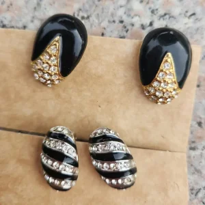 8 PAIRS OF BLACK AND DIAMONTE CLIP-ON EARRINGS - Image 5