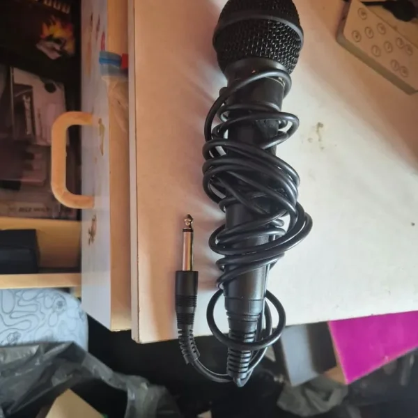 Black Dynamic Uni-Directional Microphone