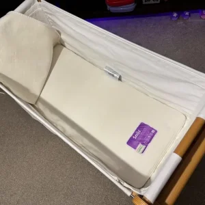 Snuz Pod 2 cot bed with wool mattress and bedding set - Image 2