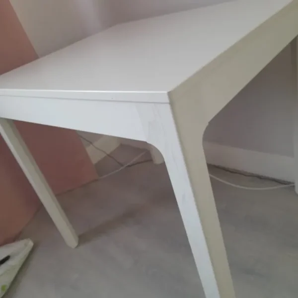 White expandable dining table - Like new