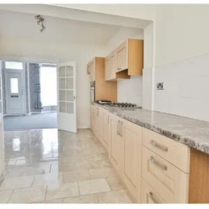 2 bed house in Lymington, New Forest - Image 5
