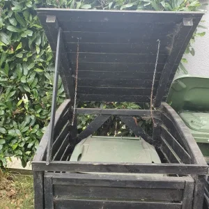 Wooden bin shed - Image 2