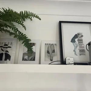 Collection of prints in frames - Image 2