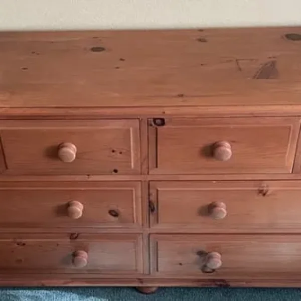 Bedroom chest of draws