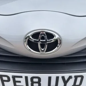 Toyota Yaris 1.5 VVT-i Icon Tech 5-door - Image 8
