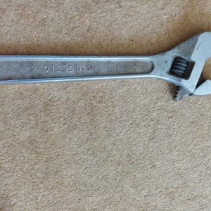 18 in adjustable spanner - Image 3