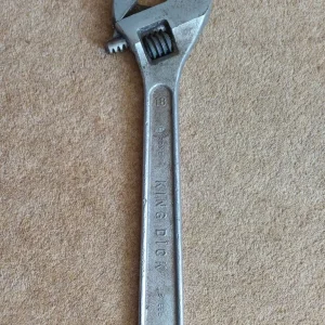 18 in adjustable spanner