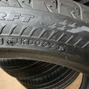 245 45 20 Bridgestone T005 RFT - Image 2