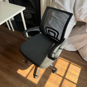 9 office desk chairs available - Image 8