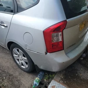 2008 Kia Carens MPV Manual - Image 4