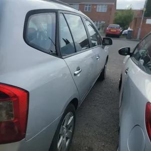 2008 Kia Carens MPV Manual - Image 6